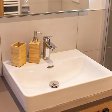 Lenni's Apartments-3 By Interhome *